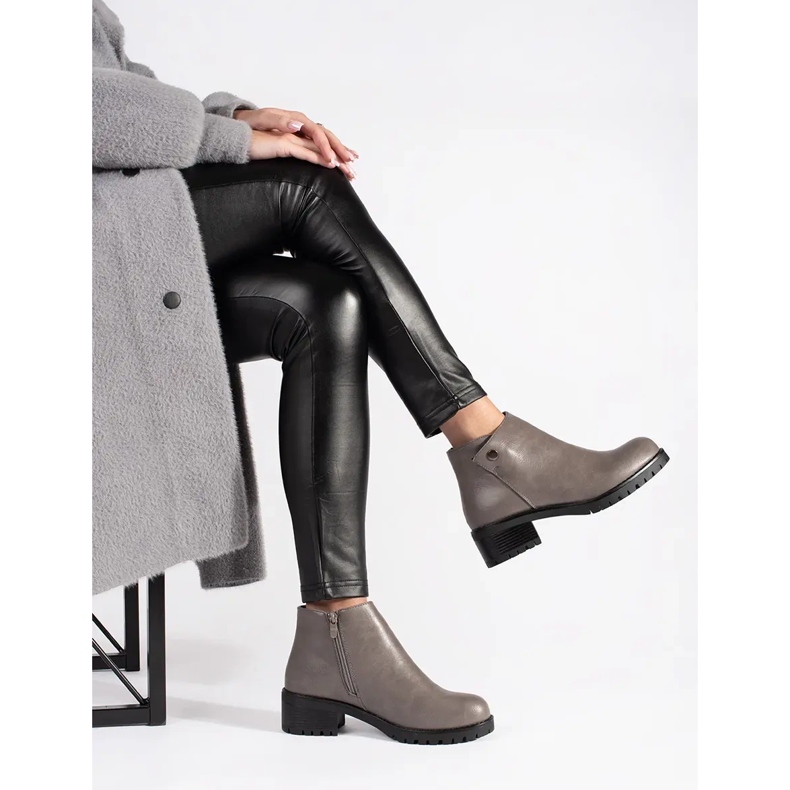 Harmaat eko-nahkasaappaat 2