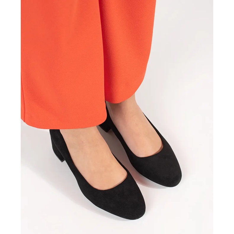 Musta mokkanahkapumput Sergio Leone Postissa 2