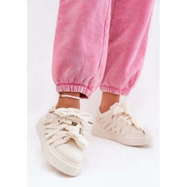 Eco -nahka lenkkarit beige -alustalla 2