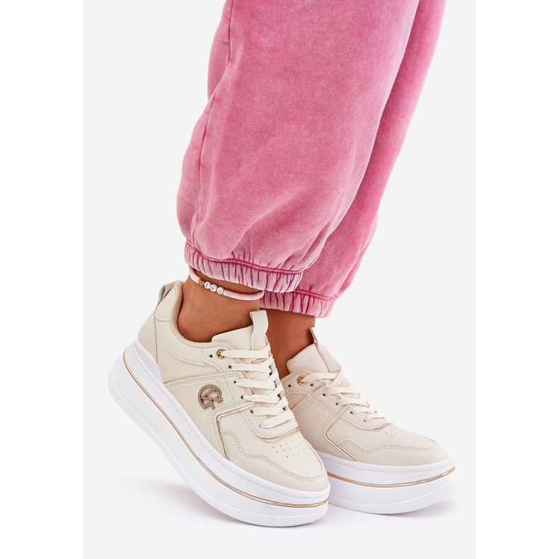 Naisten urheilukengät laiturilla beige 1