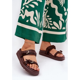 Naisten flip flops lavalla, jossa kultaiset puristimet ruskeat 2