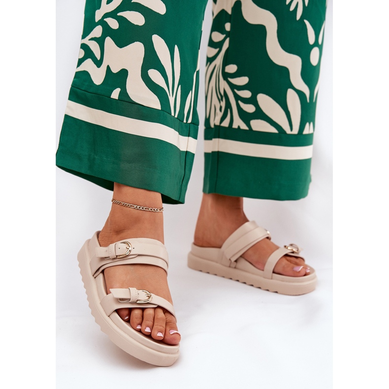 Naisten flip flops lavalla kultaisilla soljilla beige 2