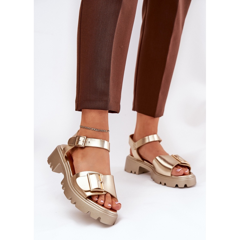 Eco Leather Naisten sandaalit, joissa on kultainen solki 2