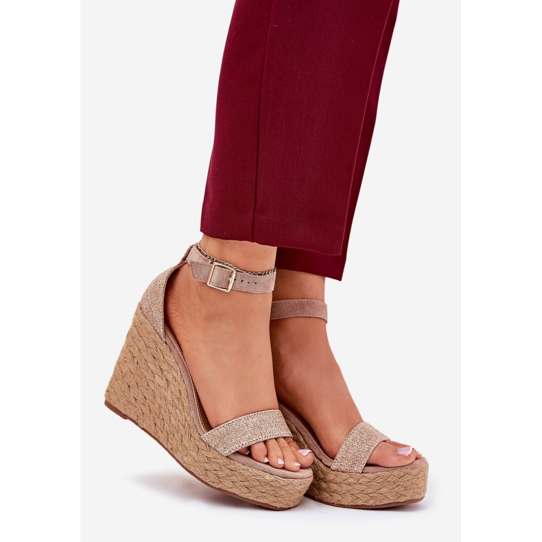 Naisten sandaalit kiilaksi khaki punoksella beige 1