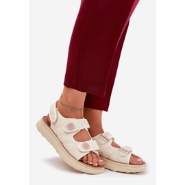 Naisten sandaalit, joissa on koristeellisia yksityiskohtia beigelle 1