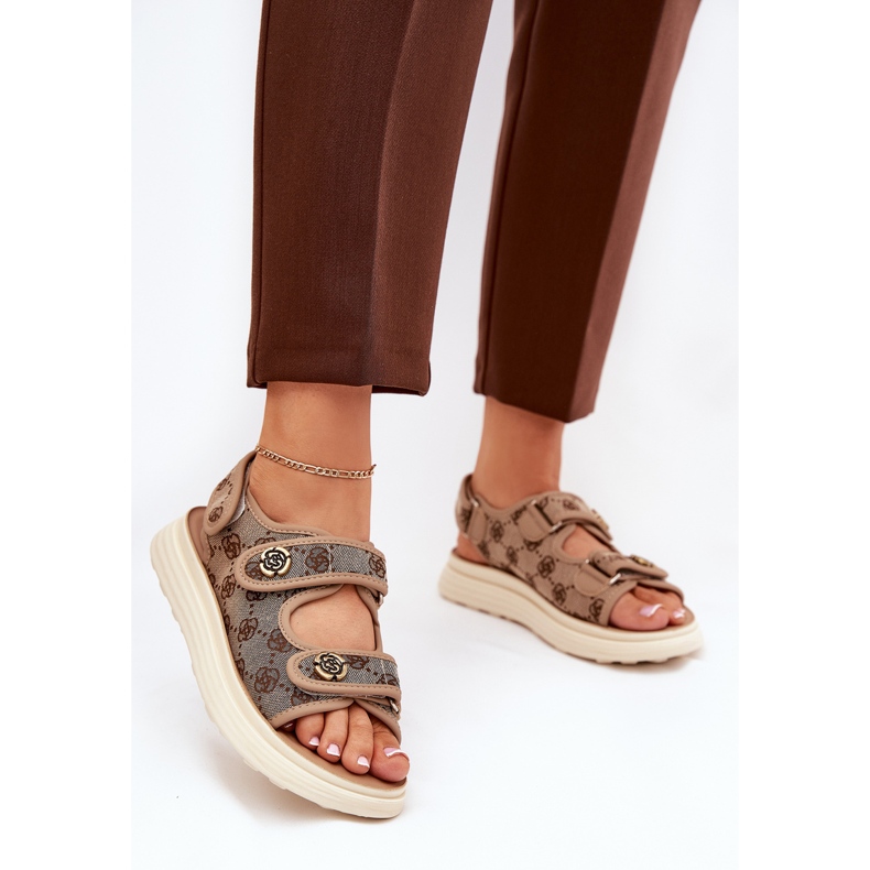 Naisten kuvioidut materiaalisandaalit, joissa on kultaiset yksityiskohdat khakia beige 2