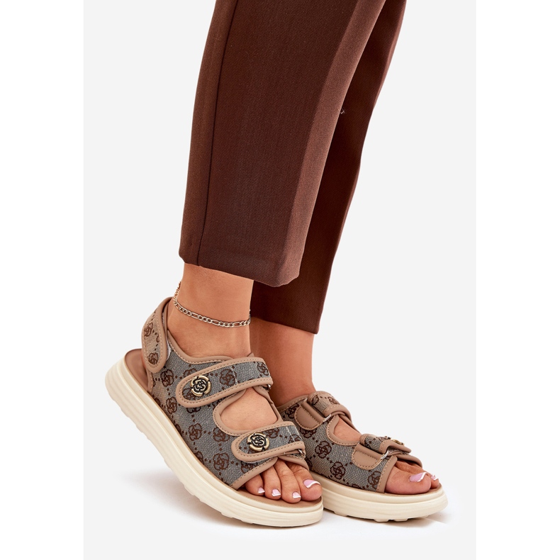 Naisten kuvioidut materiaalisandaalit, joissa on kultaiset yksityiskohdat khakia beige 1