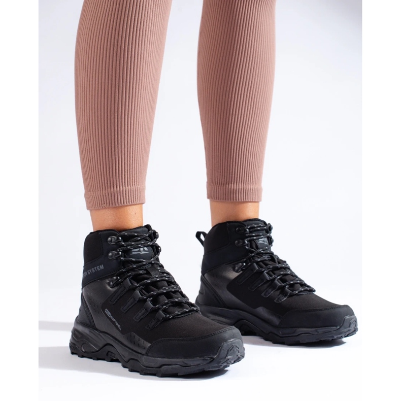 Mukavat naisten vaelluskengät korkealla DK-musta yläpäällä 2