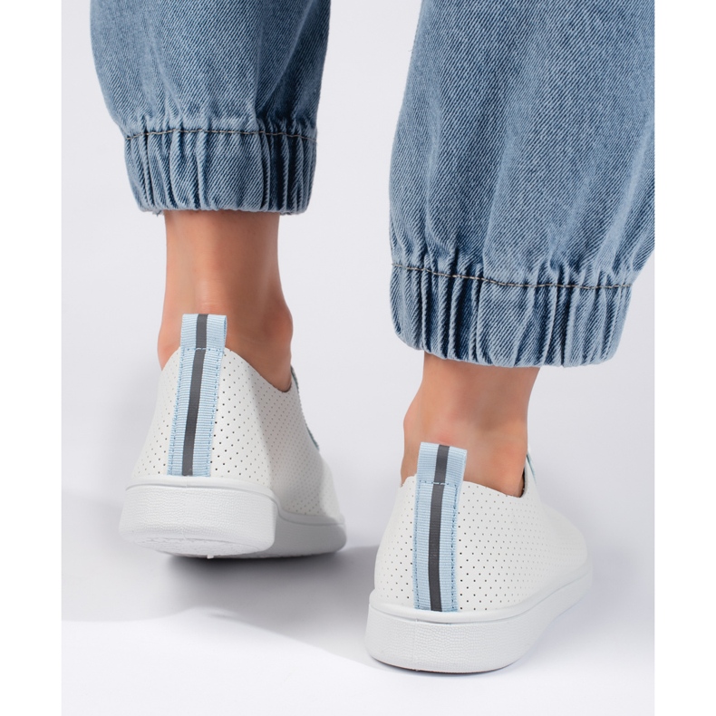 Naisten harjakattoiset valkoiset tennarit valkoinen 2