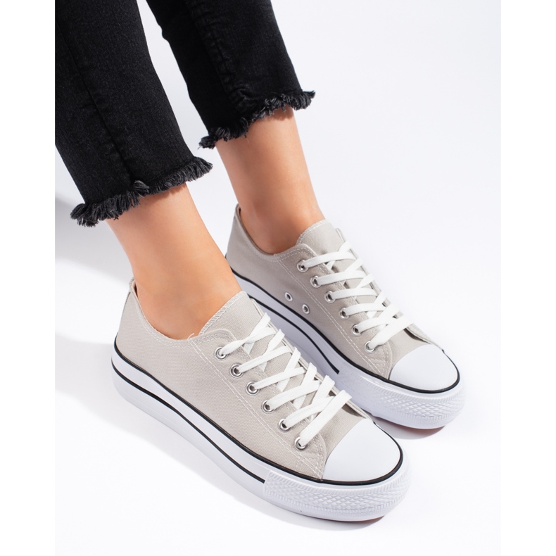 Naisten klassiset harmaat tennarit 2