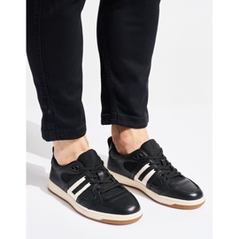 Mustat urheilukengät ekologisesta nahasta 1