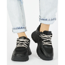 Naisten mustat tennarit 1