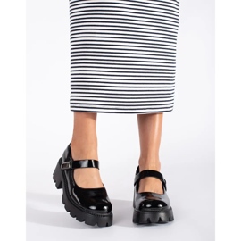 Mustat kiiltonahkaiset naisten alustakengät 2