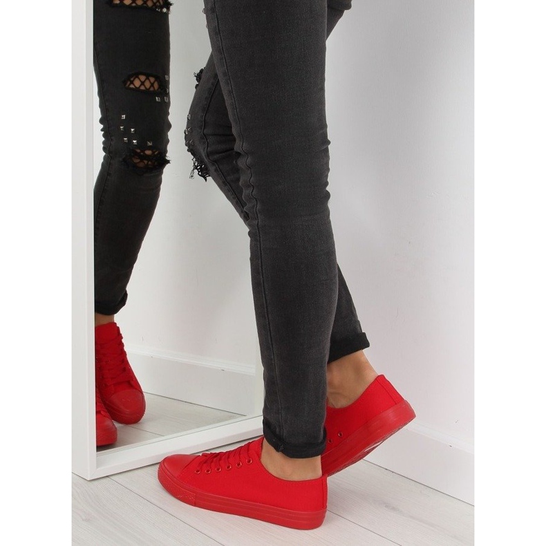 Naisten punaiset yksiväriset tennarit iso punainen 2