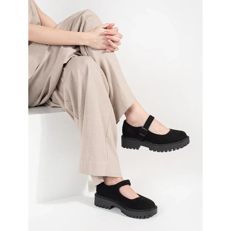 Goodin Mustat kengät mokka -alustalla 2