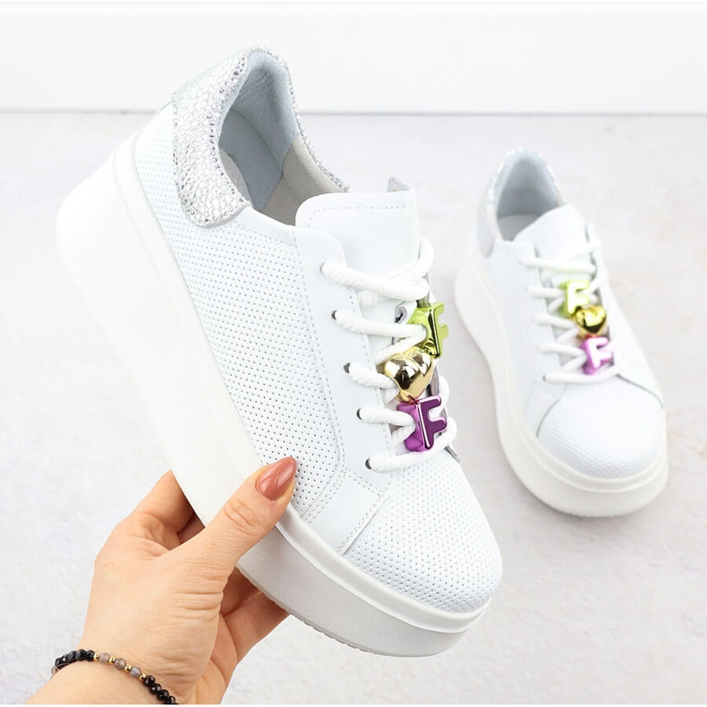 Nahkakengät paksulla rei'itetyllä pohjalla valkoinen filippo DP6793 1