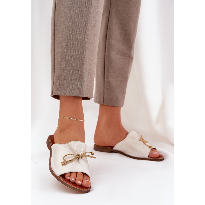 Lewski Nahkainen litteä tyylikäs läppä kultainen 2