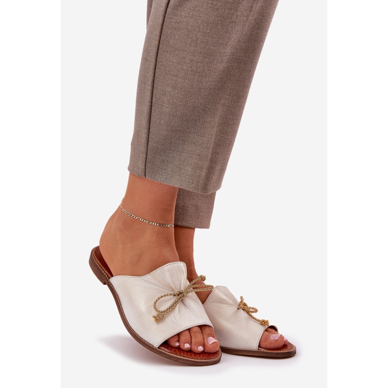 Lewski Nahkainen litteä tyylikäs läppä kultainen 1