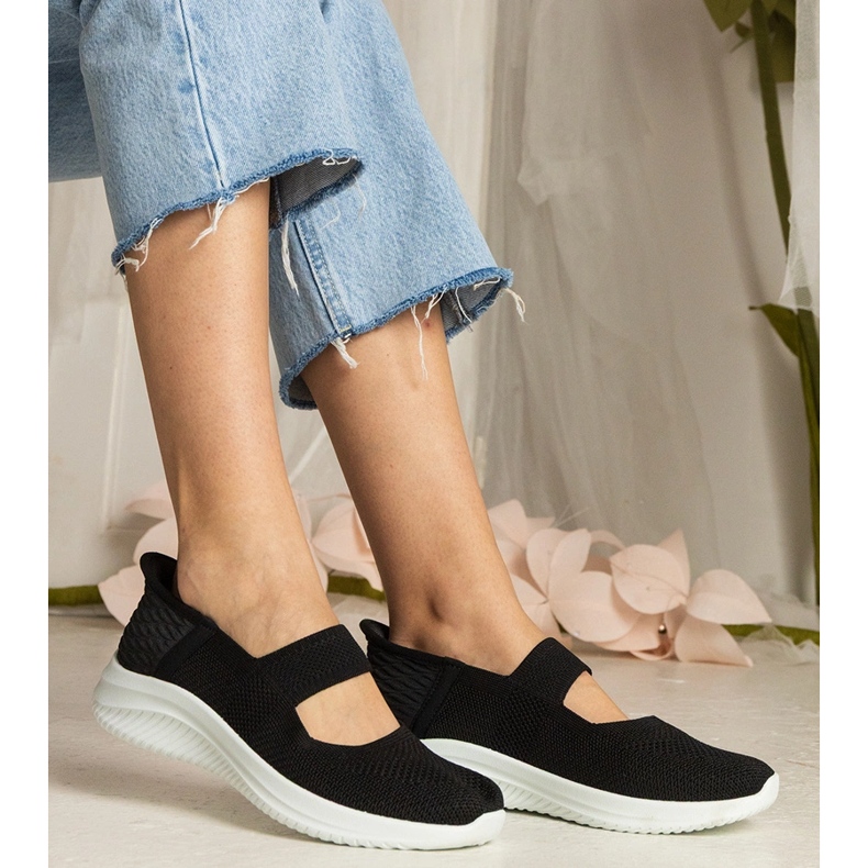 Mustien naisten lenkkarit puristetulla pohjalla musta 1