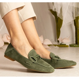 Vihreiden naisten avointen leivänpäästöt koristeella vihreä 1