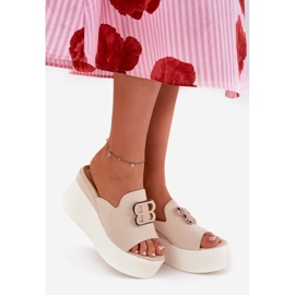 Tohvelit laiturilla ja kiilat beige -koristeella 2