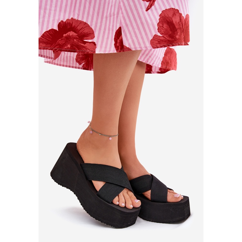 Naisten flip flops kiilassa ja lavalla mustana 1