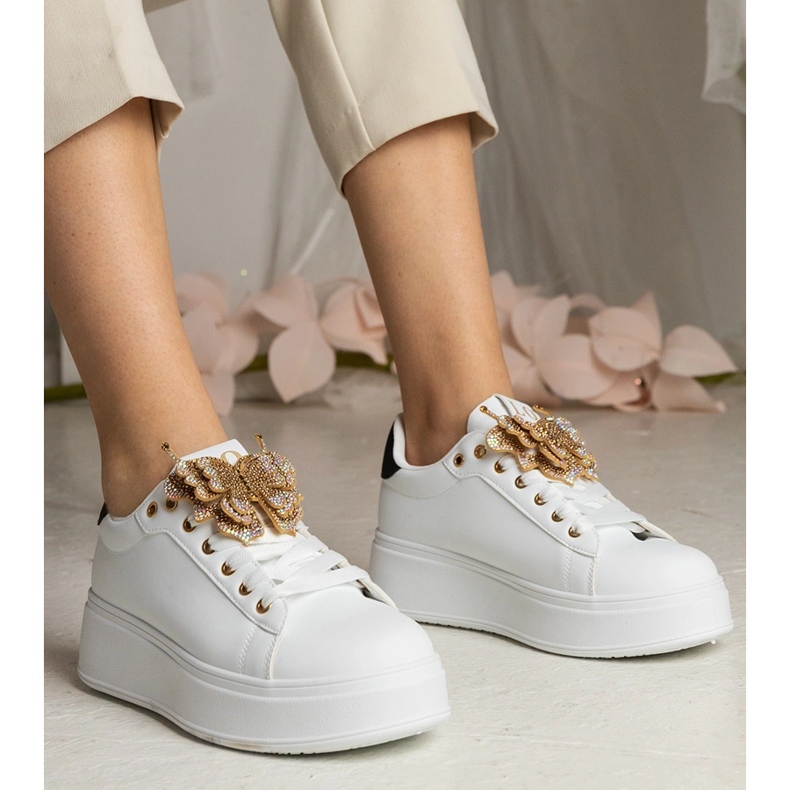 Mustavalkoiset lenkkarit, jotka on koristeltu perhonen kanssa zirkonilla valkoinen 2