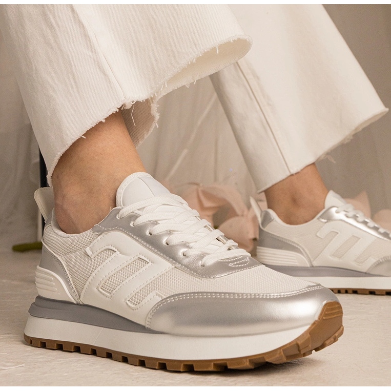 Valkoisen ja Srebrne-lenkkarit Naisten urheilu valkoinen 1