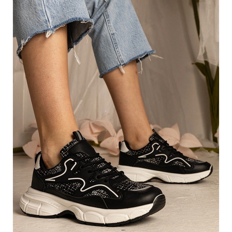 Mustat lenkkarit urheilun lenkkarit 1