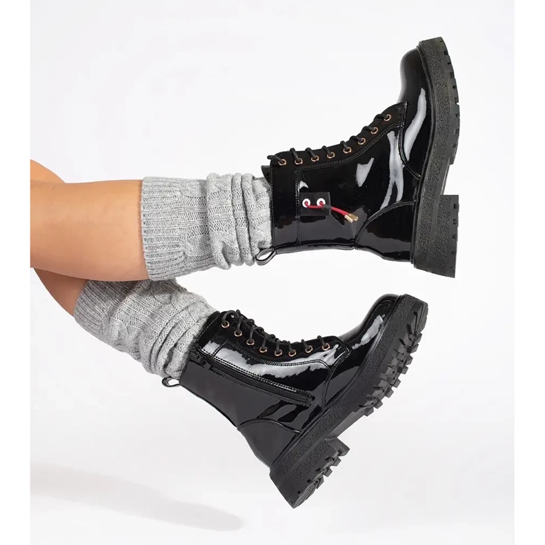 Lakatut pitsitossut musta 2