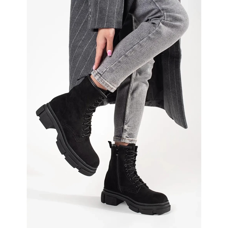 Mustat mokkanahkaimet 1