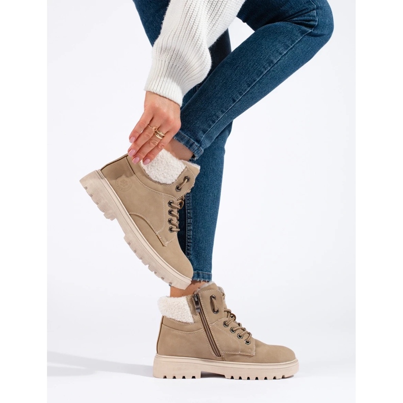 Tyylikkäät eko-nahasta valmistetut anturit beige 2