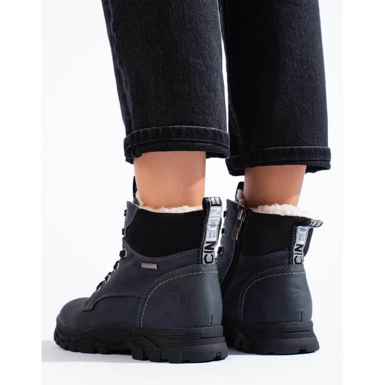 Goodin Urheilulliset mustat trapperit 1