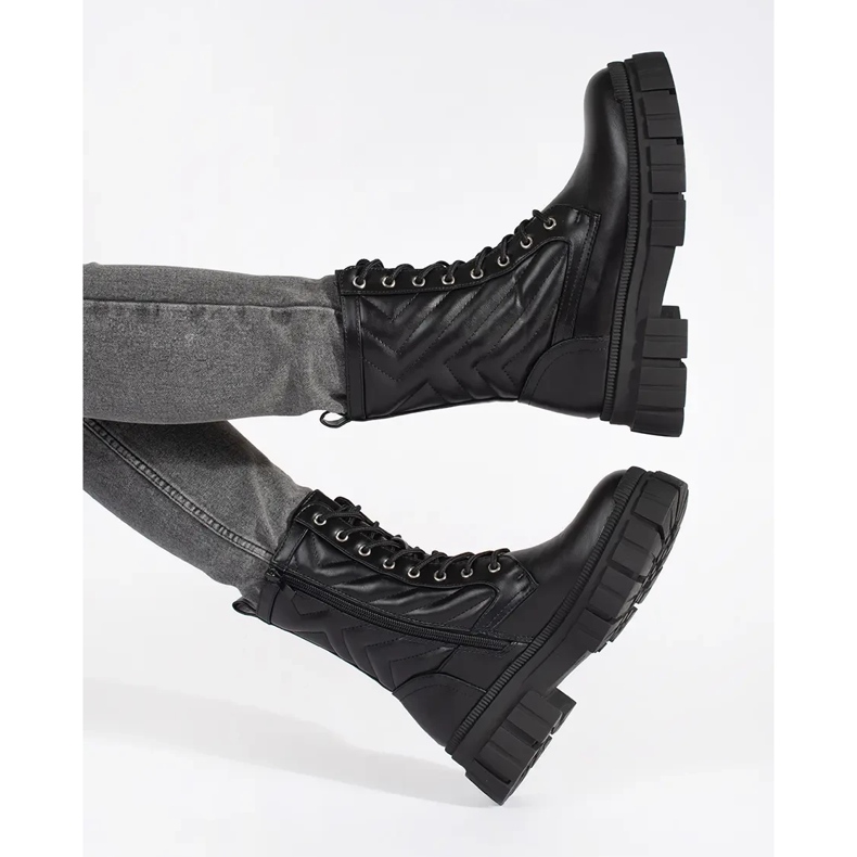 Trappers tikattu kuvio musta 2