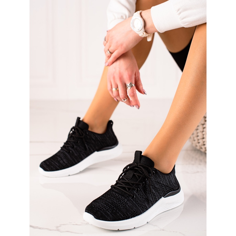 Vaalean mustat kengät 1