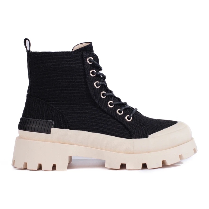 Trappers S. Barskin laiturilla musta 2