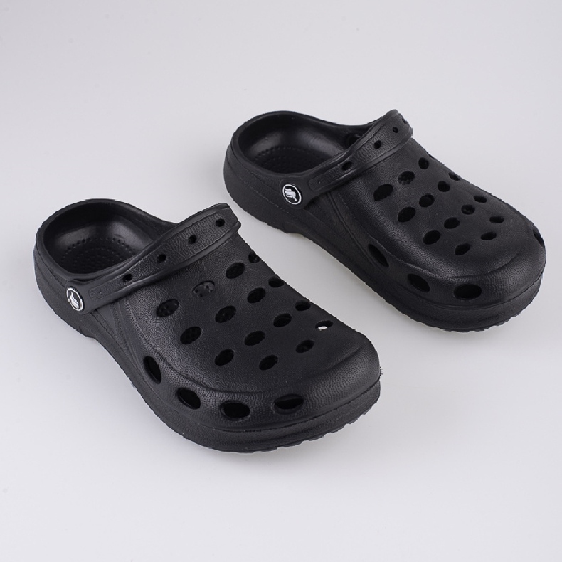 Poikien mustat kevyet varvastossut 2