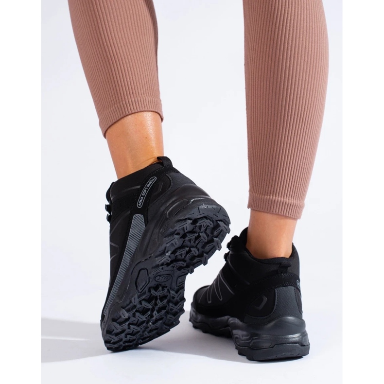 Naisten urheilulliset vaelluskengät korkealla DK-musta yläpäällä 2
