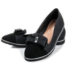 Ch. Creation Herra jousella musta 1