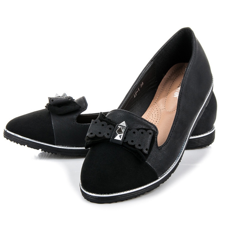 Ch. Creation Herra jousella musta 1