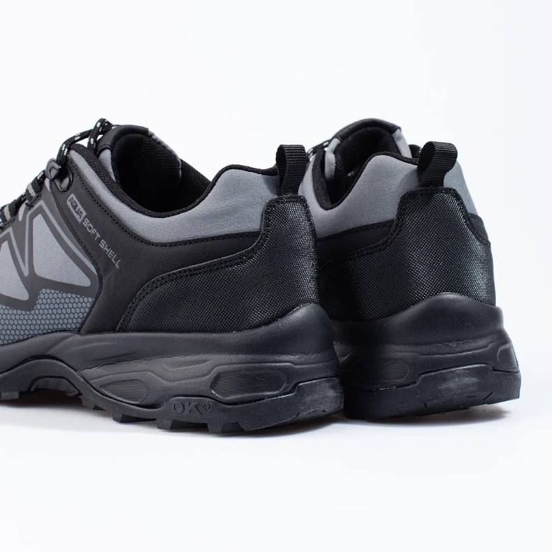DK harmaat miesten vaelluskengät musta 1