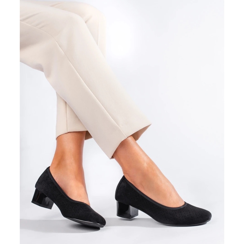 W. Potocki Naisten mustat harjakattoiset pumput Potocki 2