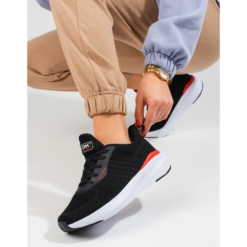 Naisten mustat urheilukengät paksulla pohjalla DK 2