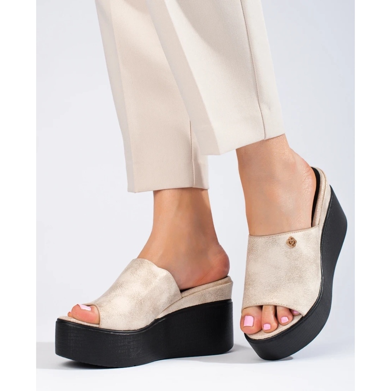 Metallinen läppä flops korkealla kiilalla kultainen 1