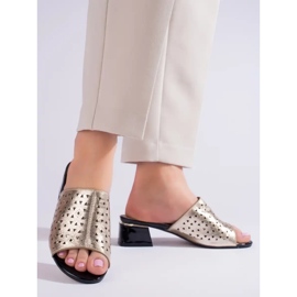 Naisten kultaiset harjakattoiset tossut matalakorkoisella Shelvtillä kultainen 2