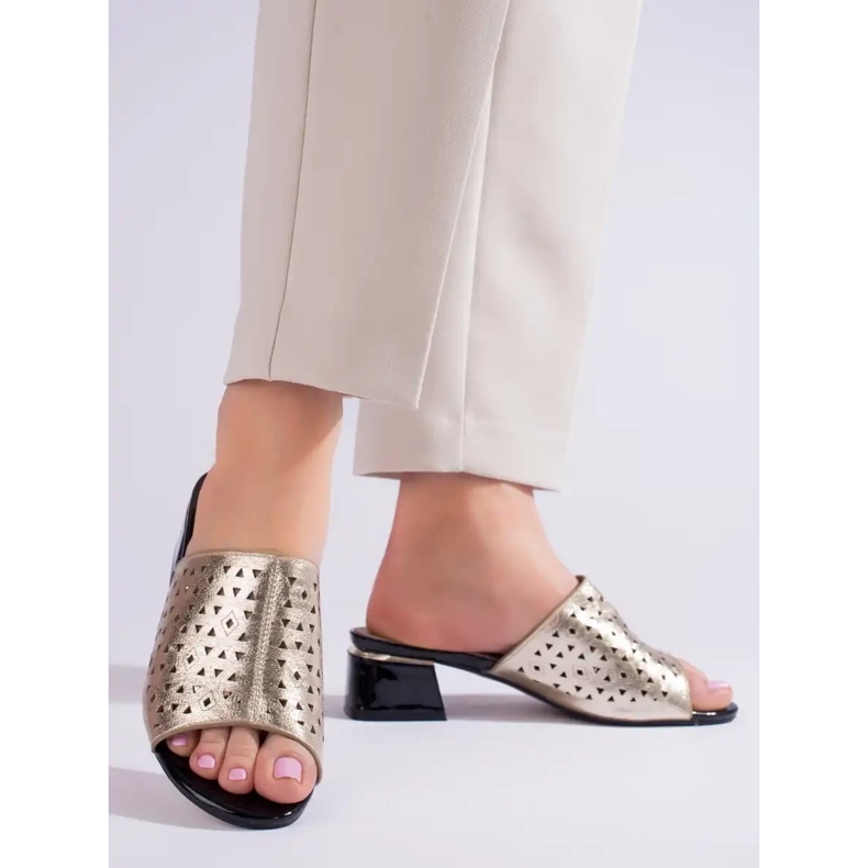 Naisten kultaiset harjakattoiset tossut matalakorkoisella Shelvtillä kultainen 2