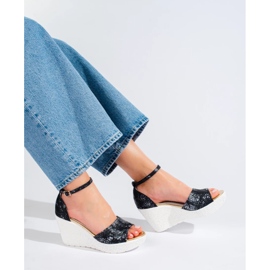 Shelovetin mustavalkoiset naisten kiila sandaalit 2