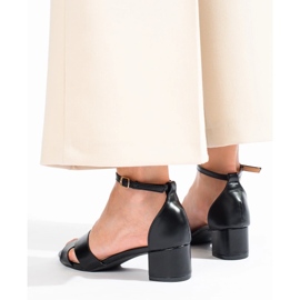 Shelovetin mustat matalakorkoiset sandaalit 2