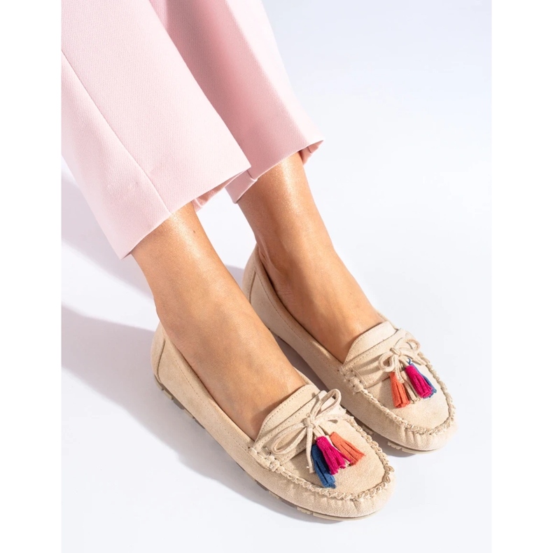 Shelovetin beige-mokkanahkaiset boho-loaferit tupsuilla 2