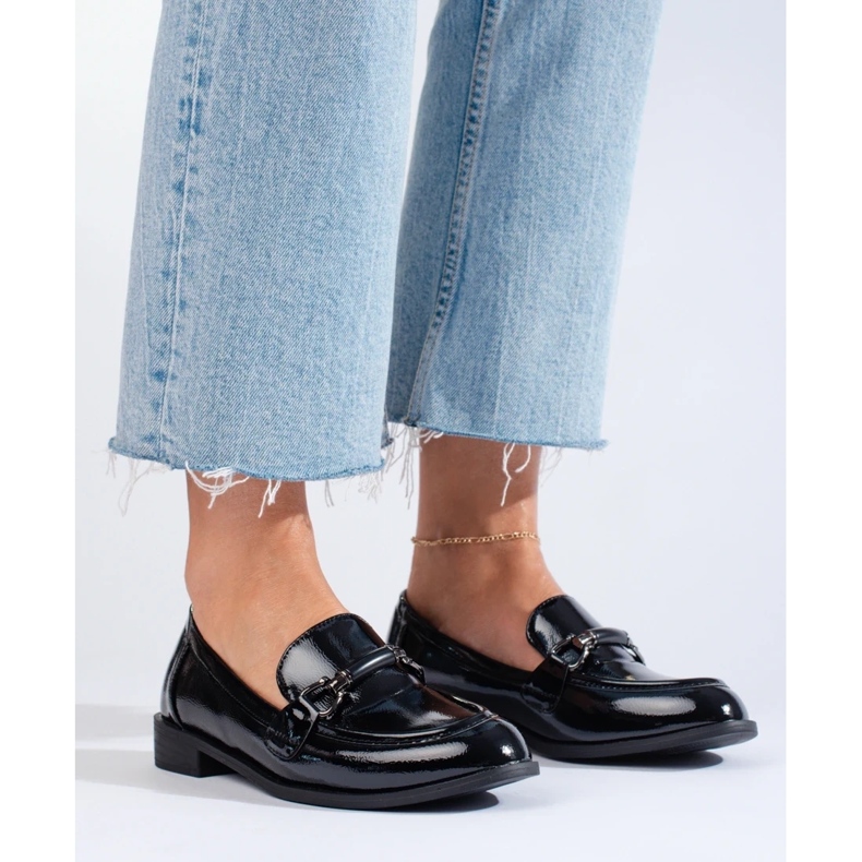 Shelovetin mustalakkaiset klassiset loaferit 1